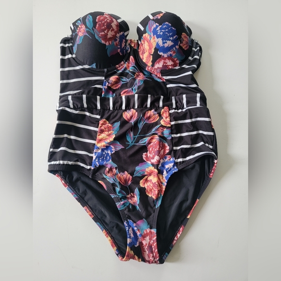 NEW ModCloth Floral The Harper One-Piece Swimsuit size large - Picture 2 of 9
